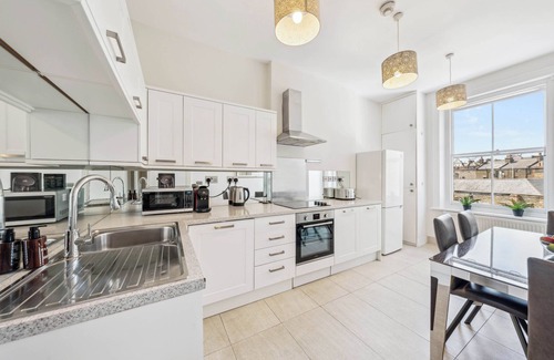 Frognal and Fitzjohns Apartment | Stunning 3-bedroom apartment in Hampstead by StayStayStay