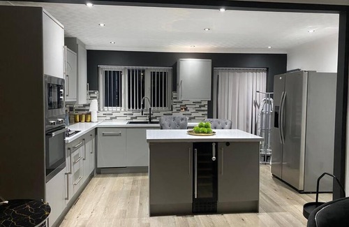 Great Sankey House | Stunning 3-bedroom Great Sankey Home