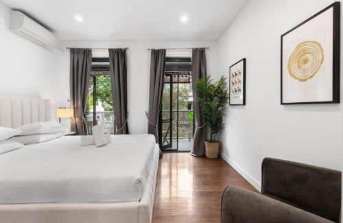 Darlinghurst Apartment | Stunning 3 Bedroom Terrace House in Vibrant Area