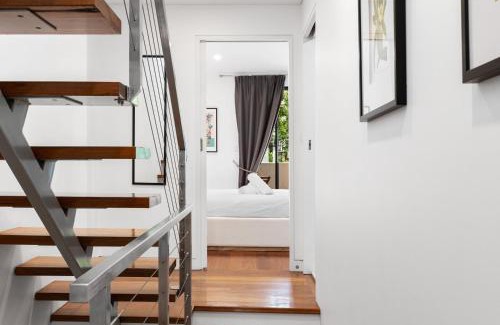Darlinghurst Apartment | Stunning 3 Bedroom Terrace House in Vibrant Area