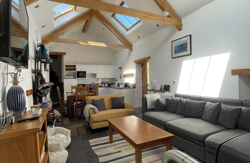 Crynant House | Stunning 300 year old restored barn in Gower near the beach