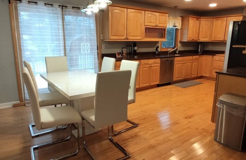 Essex Junction House | Stunning 3bedroom modern home closed to everything
