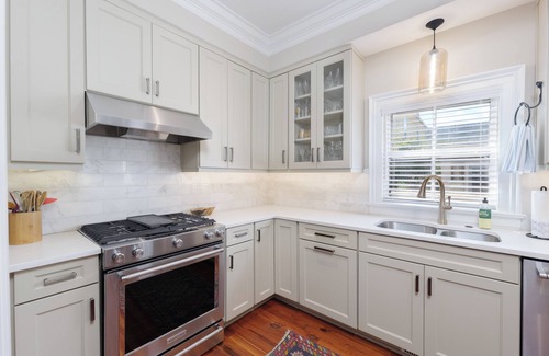 South of Broad House | Stunning 3BR Home on desired Tradd - 3 PARKING SPOTS