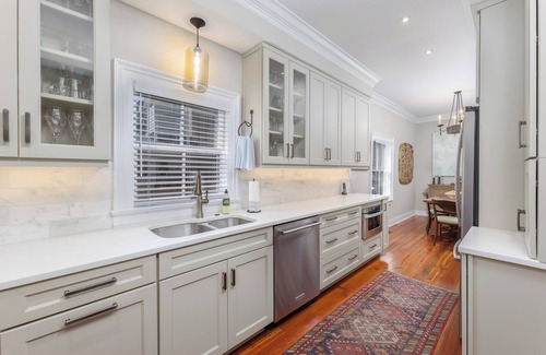 South of Broad House | Stunning 3BR Home on desired Tradd - 3 PARKING SPOTS