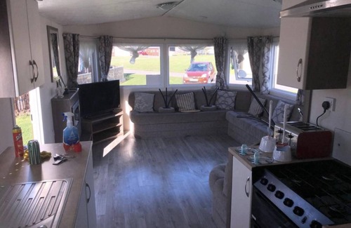 Mablethorpe Apartment | Stunning 4-bed Caravan in Mablethorpe Sleeps 10