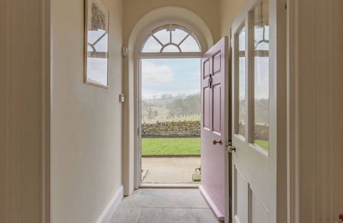 Skipton House | Stunning 4 bedroom home with summer room and access to an award winning wellbeing resort