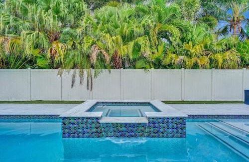 Deerfield Beach Villa | Stunning 4 Bedrm New Pool+Jacuzzi 1 Mile to Beach