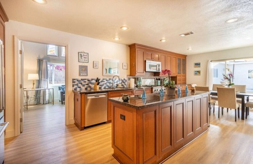 Mission Viejo House | Stunning 4 Bedroom 1 Level- Pool, Spa, Grass Yard, Fire Pit, Garage, BBQ