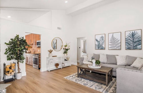 Mission Viejo House | Stunning 4-bedroom home with large backyard in OC