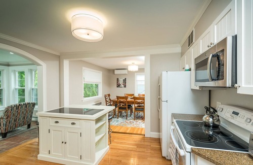 Andover House | Stunning 4 Bedroom,2.5 Baths abuts Phillips Academy, walk to Town and Train