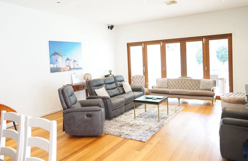Walkerville House | Stunning 4 bedroom Walkerville home