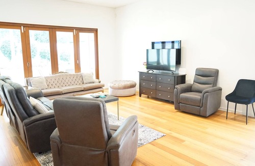 Walkerville House | Stunning 4 bedroom Walkerville home