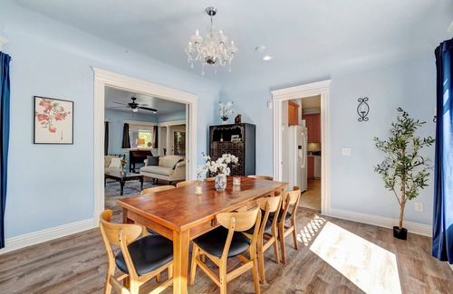 Downtown Riverside House | Stunning 4-bedroom home RIGHT Downtown Riverside with parking, WiFi and AC
