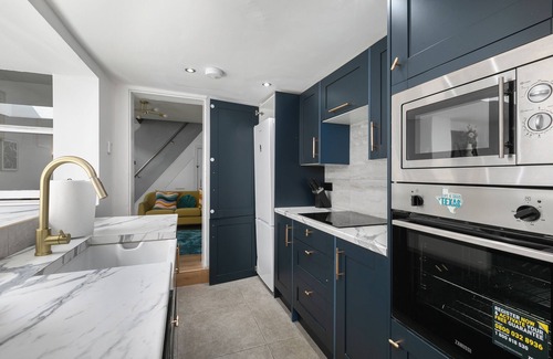 Woodside House | Stunning 4-Bedroom House close to London Bridge and Crystal Palace FC Stadium.
