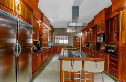 Greater Johannesburg Metropolitan Area House | Stunning 4 Bedroom House in Midrand,with pool and lapa
