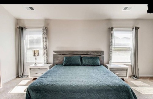 Elgin House | STUNNING 4 bedrooms minimalist home