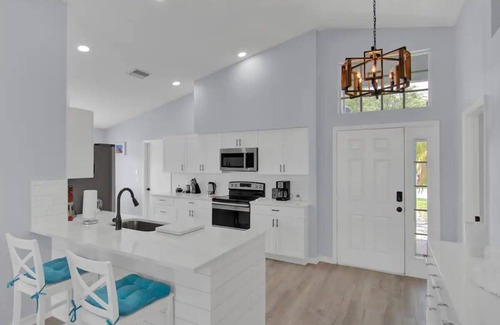 Sabal Harbour House | Stunning 4 BR Paradise - NewRemodel-Full Amenities! Resort Size Pool!