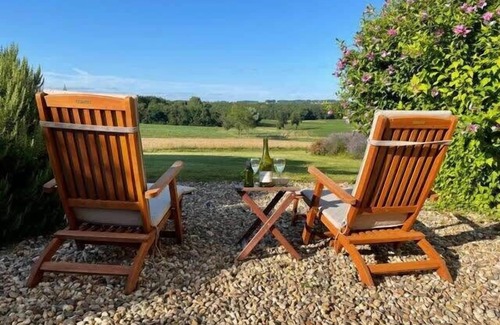 Serignac-Peboudou House | Stunning 5 bedroom Aquitaine farmhouse with pool