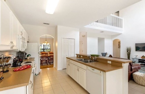 Highgate Park House | Stunning 5 bed villa with south facing pool and spa with no rear neighbors