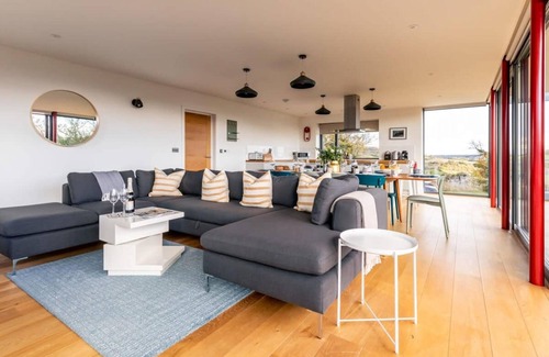 Bath House | Stunning 5 Bedroom Home With Garden Views