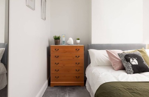 Enfield Highway House | Stunning 5 Bedroom Property in North London