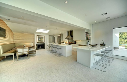 Water Mill House | Stunning 5 bedroom Vicente Wolf Designed Home South of Highway in Water Mill