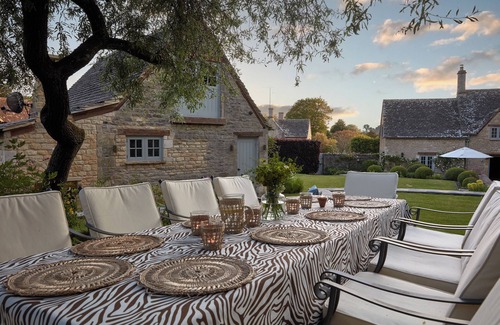 Burford House | Stunning 5 bedroomed Cotswold family house near Burford!