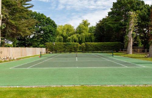 Chichester House | Stunning 5BR Home with Pool - 5 min to Beach