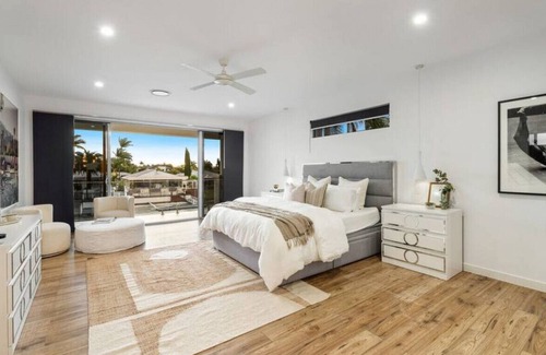 Sorrento House | Stunning 6brm waterfront