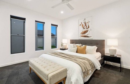 Sorrento House | Stunning 6brm waterfront