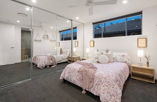 Sorrento House | Stunning 6brm waterfront