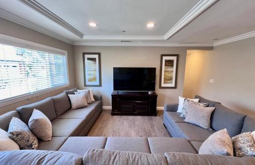 Northeast Anaheim House | Stunning 8 bedroom 6 bathroom Pool Home