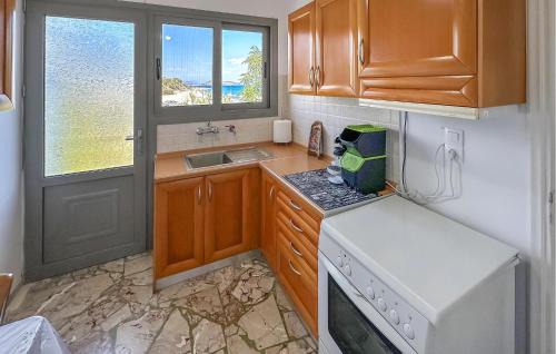 Paralia Apartment | Stunning Apartment In Astros Kynourias