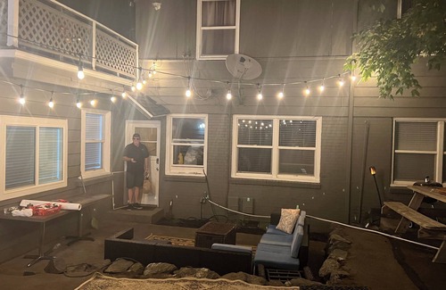 West Seattle Apartment | Stunning Alki Beach cottage/ minutes to Luman Feild/ airport downtown