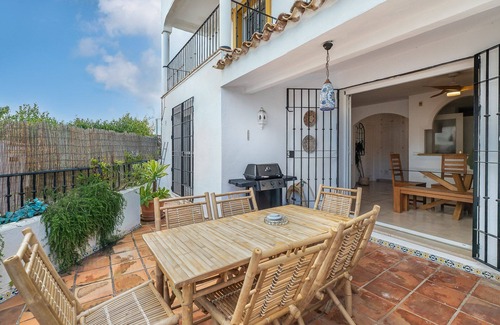 Urbanizacion Costabella House | Stunning andaluzian 3 bedroom house with sea views — 60 meters from the beach