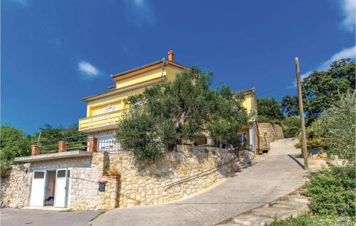 Supetarska Draga Apartment | Stunning Apartment In Supetarska Draga