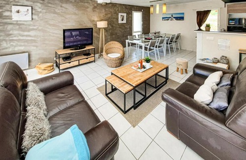 Kerherou House | Stunning Apartment In Moelan Sur Mer With Sauna, Wifi And Outdoor Swimming Pool