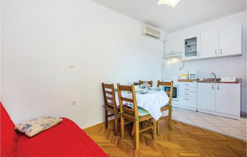 Supetarska Draga Apartment | Stunning Apartment In Supetarska Draga