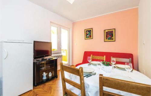Supetarska Draga Apartment | Stunning Apartment In Supetarska Draga