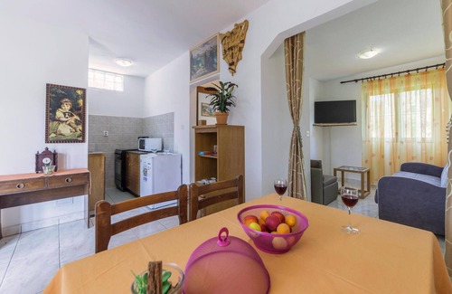 Peruski Apartment | Stunning apartment in Marcana