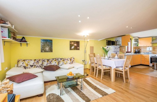 Pobri Apartment | Stunning apartment in Matulji with WiFi