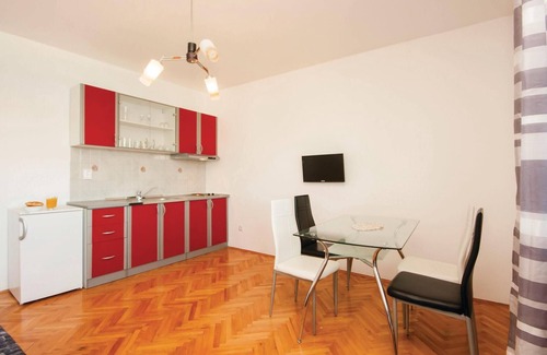 Krapanj Apartment | Stunning apartment in Sibenik with WiFi