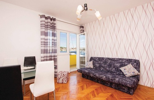 Krapanj Apartment | Stunning apartment in Sibenik with WiFi