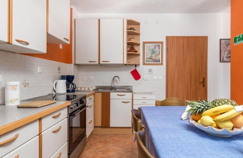 Senj Apartment | Stunning Apartment In Starigrad With Wifi