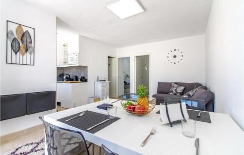La Siesta Apartment | Stunning Apartment In Torrevieja