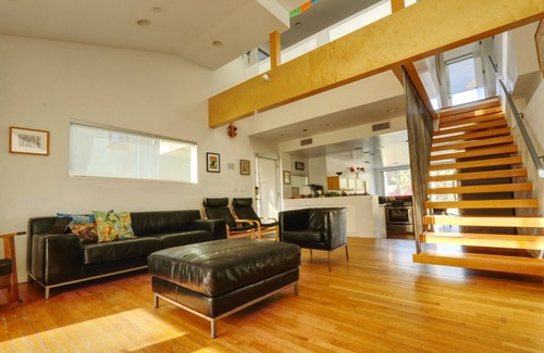 Sunset Park House | Stunning Architectural Home by Golf Course