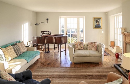 Honiton House | Stunning Arts and Crafts house built in 1929 and fully restored in 2015