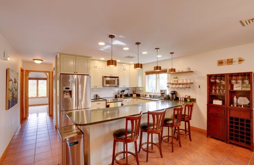 Athens House | Stunning Athens Home: Mtn Views & Pool Access