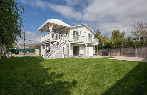 Westhampton Beach House | Stunning Beach House steps to ocean beach