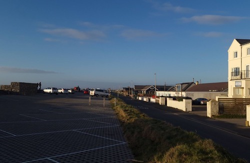 Dinas Apartment | Stunning Beach Front Apartment- Sands - Wendon - Ground Floor